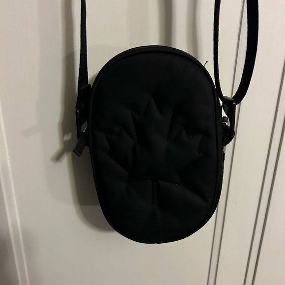 Lululemon Future Legacy Crossbody Bag - Picture 6 of 10